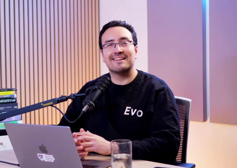 Sebastián Cisterna, host de IA para los Negocios